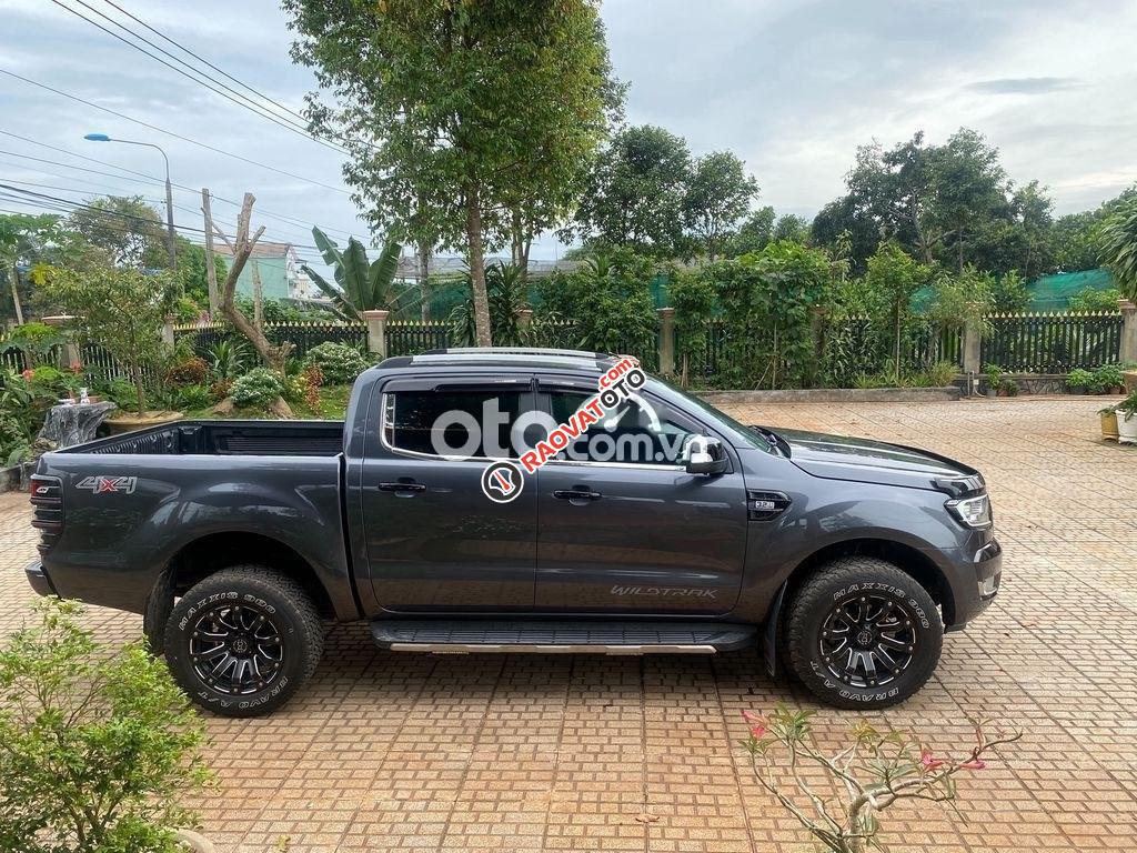 Bán Ford Ranger Wildtrak 3.2 2017, màu xám, nhập khẩu, giá tốt-1