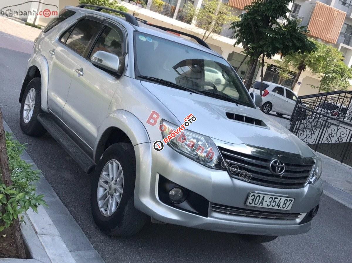 Bán xe Toyota Fortuner 2.5G sản xuất 2014, màu bạc-9