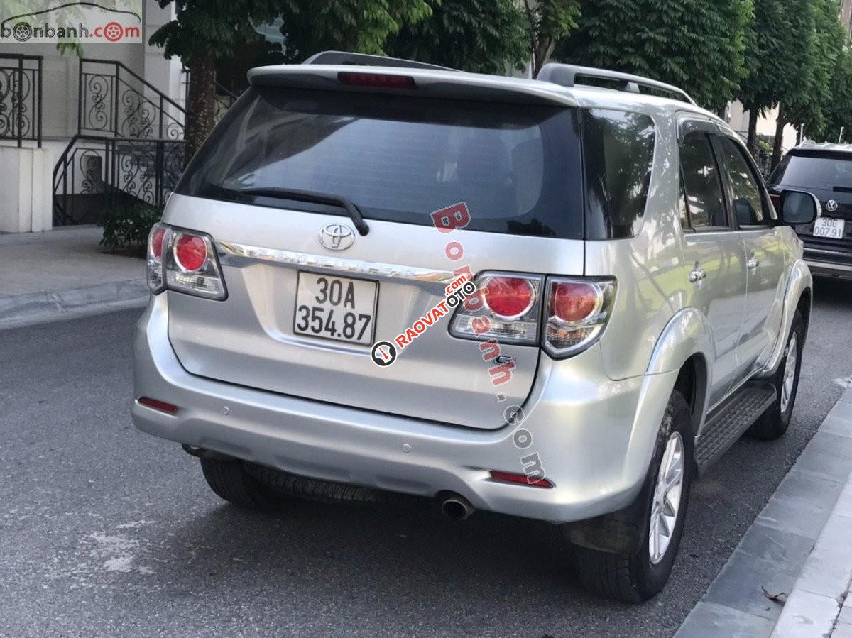 Bán xe Toyota Fortuner 2.5G sản xuất 2014, màu bạc-2