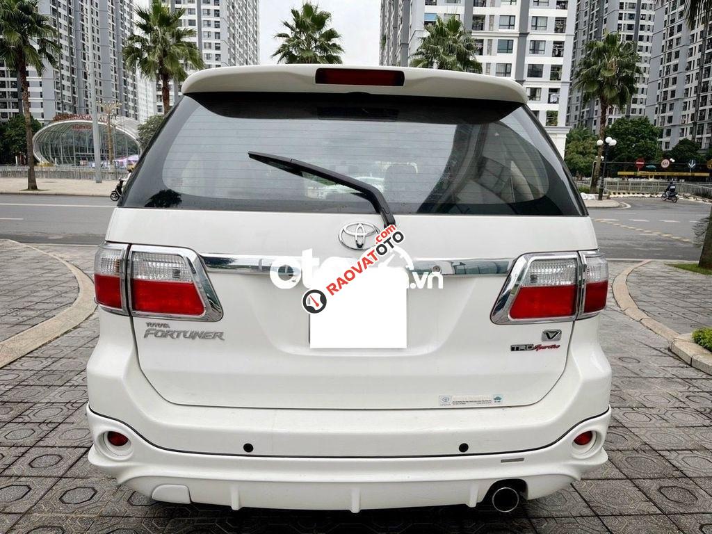 Bán ô tô Toyota Fortuner Sportivo đời 2011, màu trắng như mới, giá tốt-3