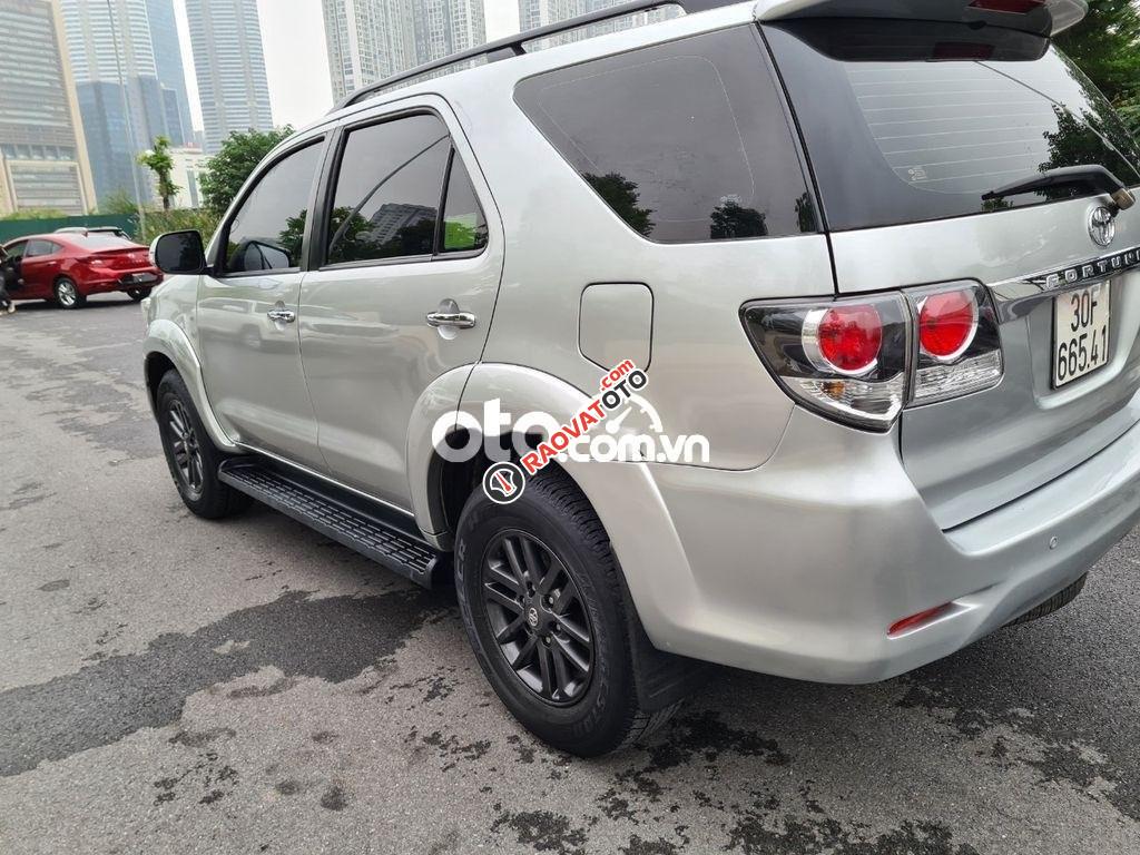 Cần bán xe Toyota Fortuner 2.7V sản xuất 2015, màu bạc, 585 triệu-6