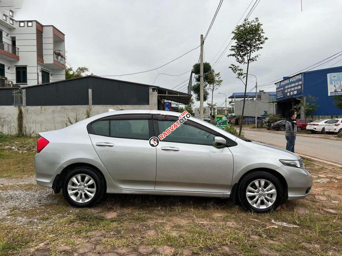Cần bán lại xe Honda City 1.5 AT đời 2013, màu bạc  -2