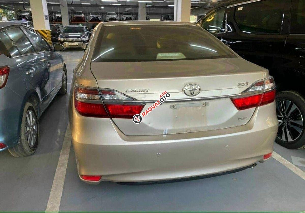 Cần bán lại xe Toyota Camry 2.0E đời 2017-2