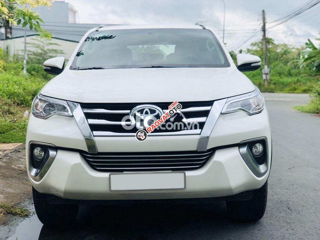 Cần bán Toyota Fortuner MT sản xuất năm 2017, màu trắng, nhập khẩu xe gia đình-1