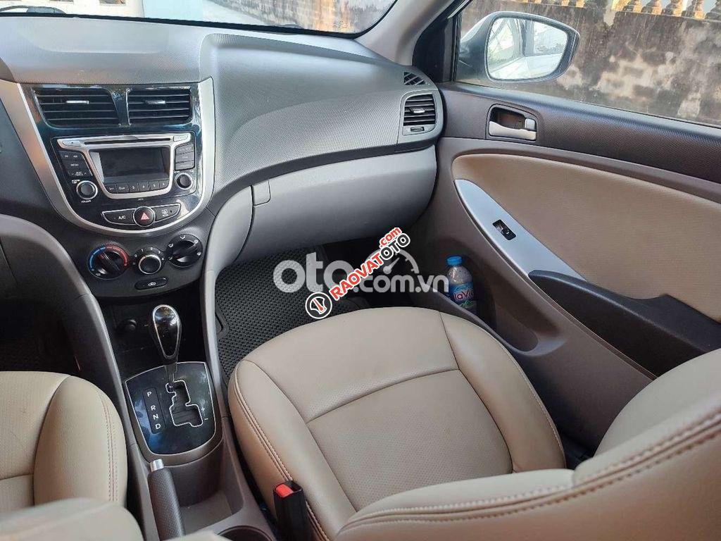 Cần bán gấp Hyundai Accent Blue sản xuất 2014, màu trắng, xe nhập-3