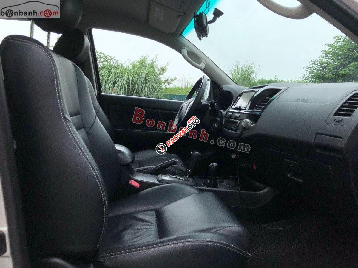 Cần bán lại xe Toyota Fortuner 2.7V 4x4 AT đời 2014, màu bạc, giá tốt-1