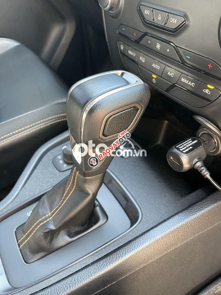 Cần bán xe Ford Ranger Wildtrak năm sản xuất 2018, màu trắng số tự động giá cạnh tranh-1