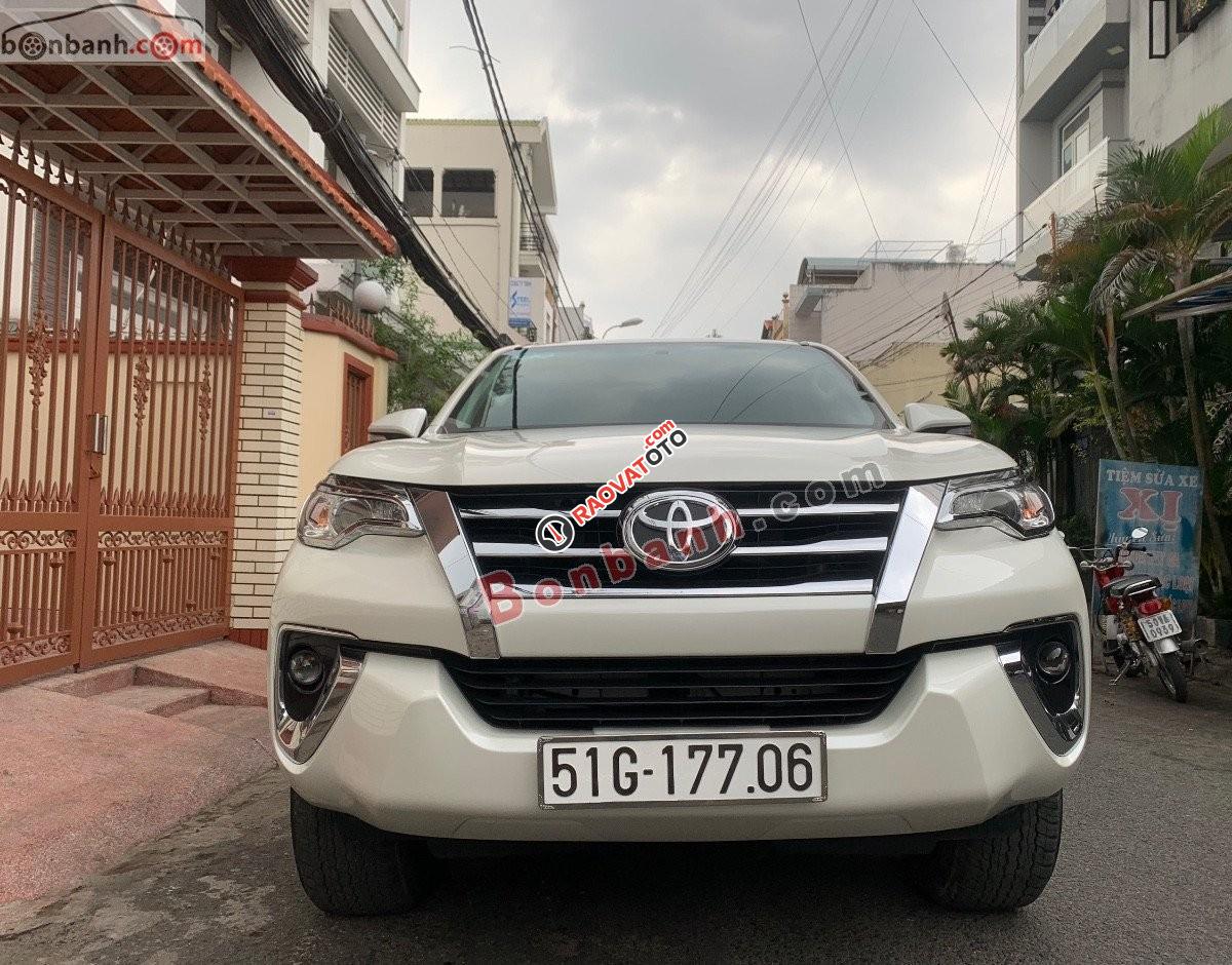 Bán Toyota Fortuner 2.7V sản xuất 2017, màu trắng, nhập khẩu, giá 845tr-9