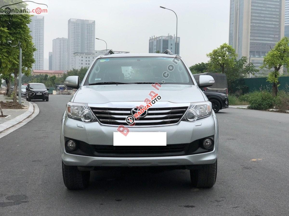 Cần bán lại xe Toyota Fortuner 2.7V 4x4 AT đời 2014, màu bạc, giá tốt-9