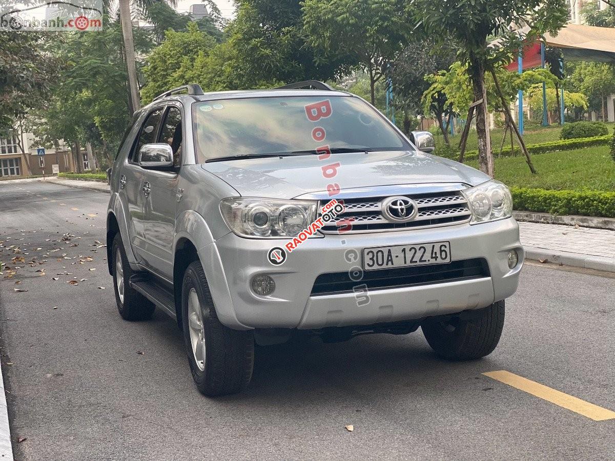 Cần bán lại xe Toyota Fortuner 2.5G đời 2010, màu bạc, giá tốt-9