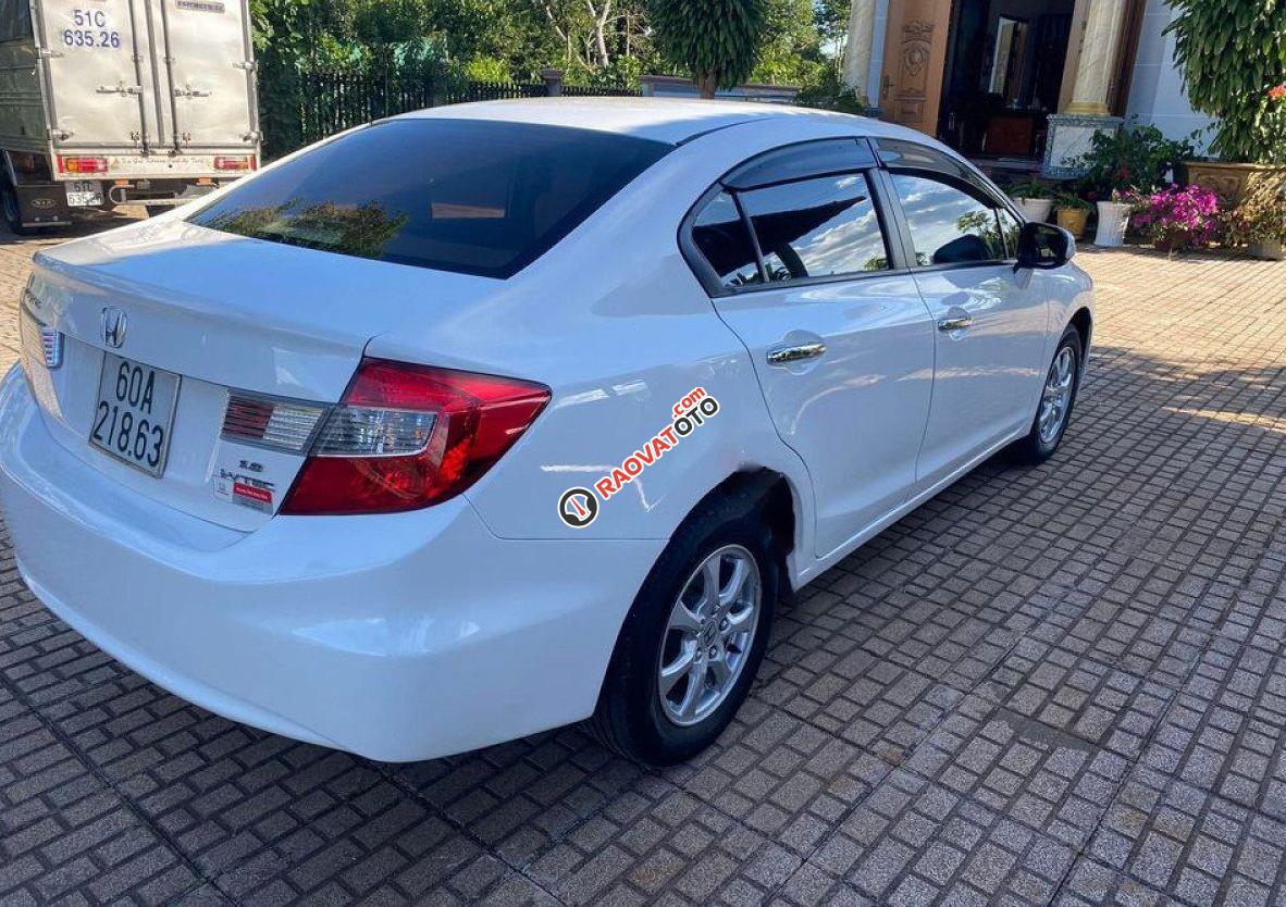 Cần bán gấp Honda Civic 1.8 AT sản xuất năm 2015, màu trắng-1
