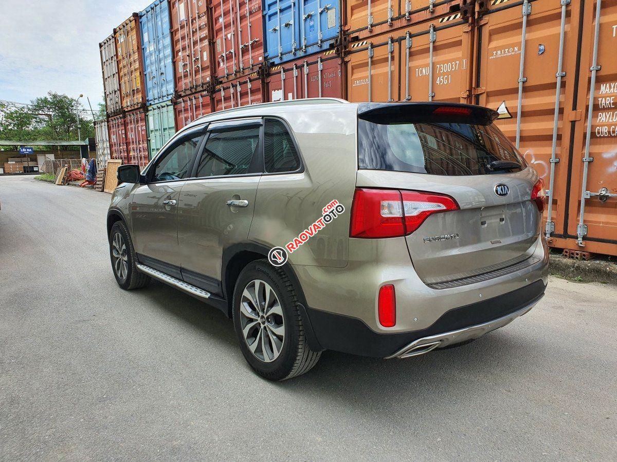 Cần bán gấp Kia Sorento GAT đời 2018 còn mới-0