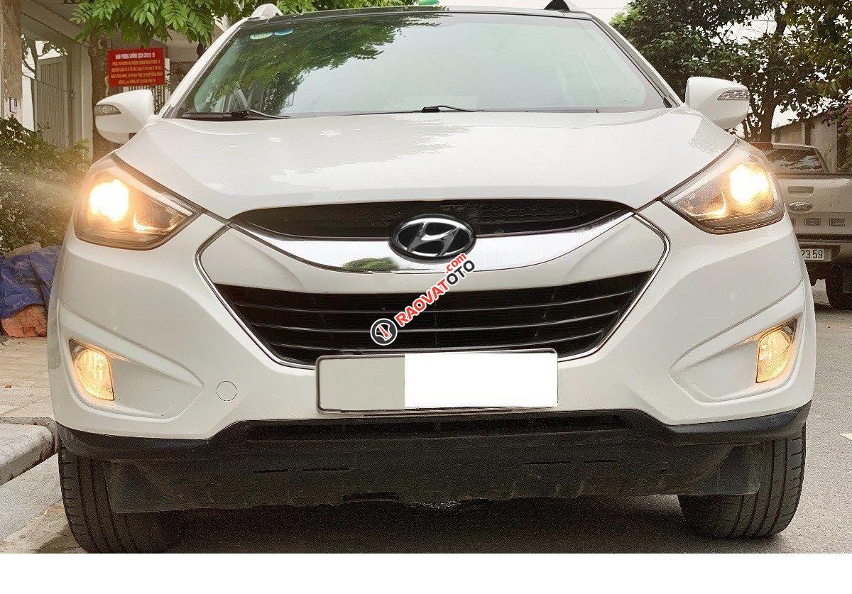 Bán Hyundai Tucson 2.0 AT 2014, màu trắng -1