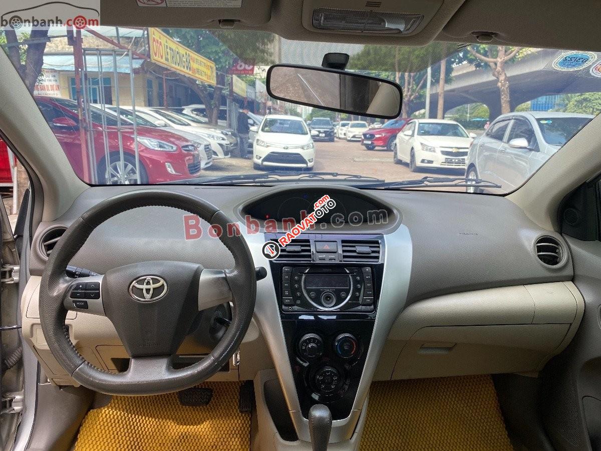 Cần bán lại xe Toyota Vios G năm sản xuất 2011, màu bạc số tự động-1