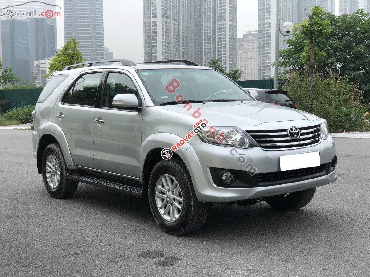 Cần bán lại xe Toyota Fortuner 2.7V 4x4 AT đời 2014, màu bạc, giá tốt-7