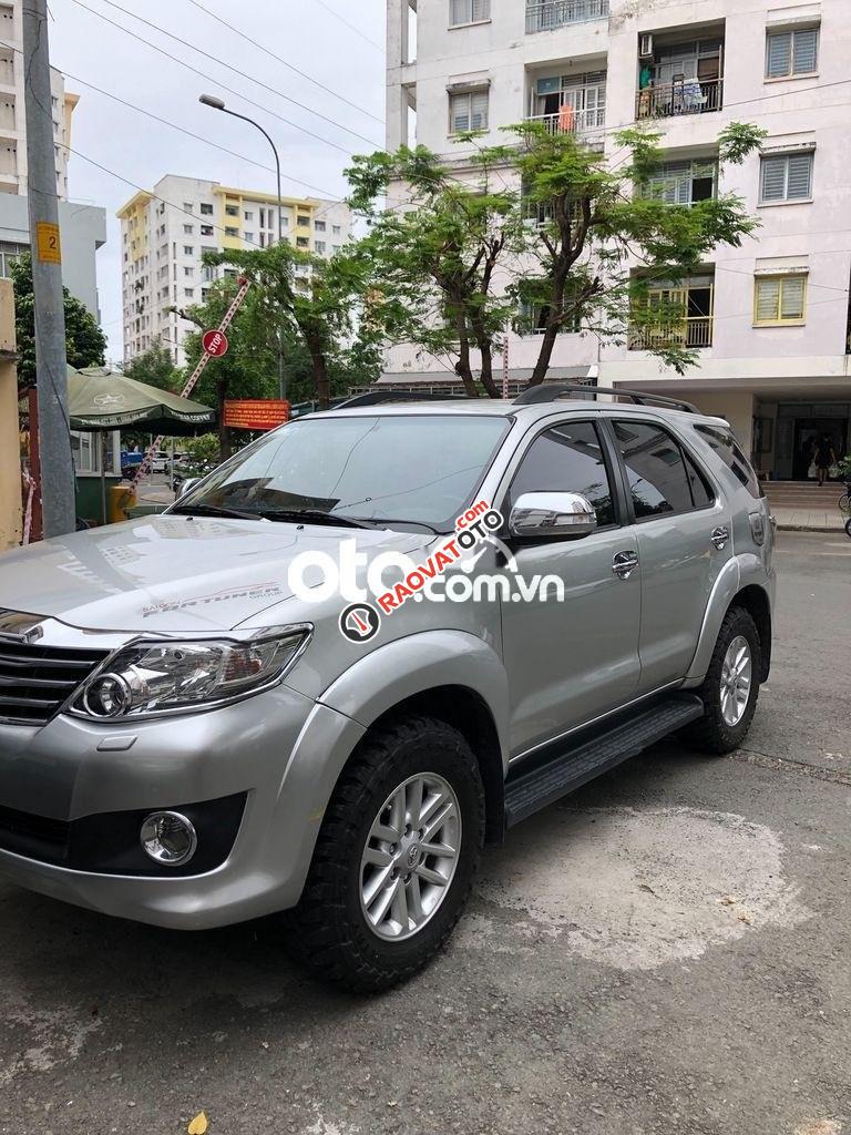 Bán Toyota Fortuner TRD Sportivo đời 2014, màu bạc giá cạnh tranh-0