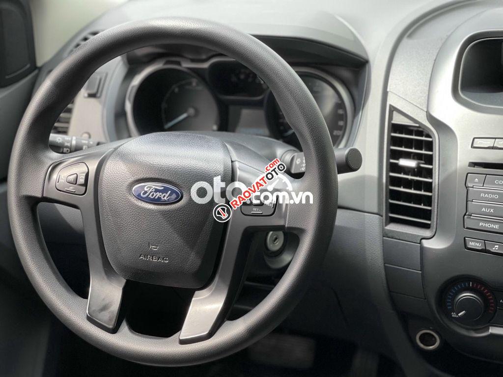 Bán Ford Ranger XLS AT sản xuất năm 2017, màu xám, nhập khẩu nguyên chiếc-6