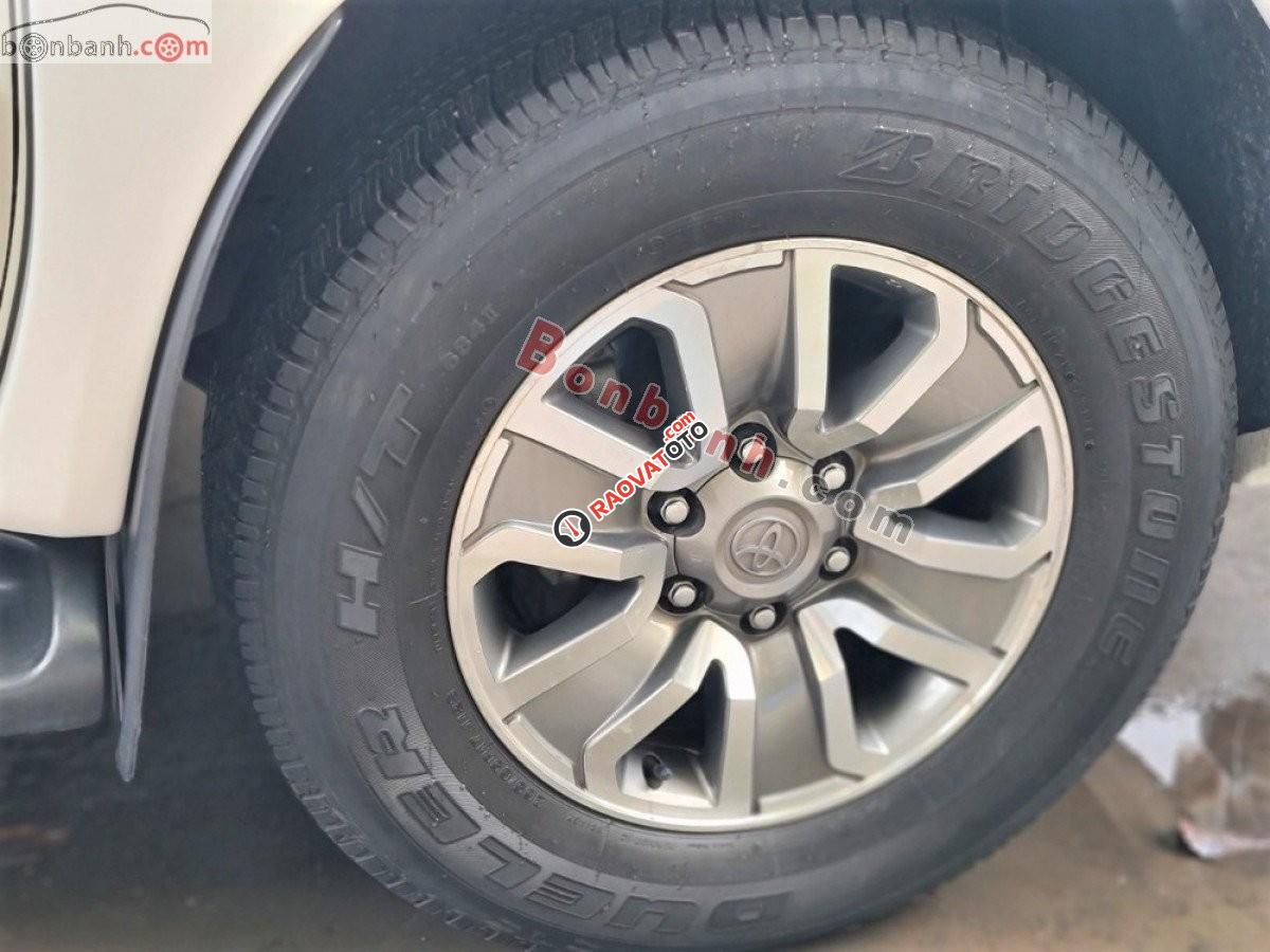 Cần bán xe Toyota Fortuner Sportivo đời 2012, màu trắng-2