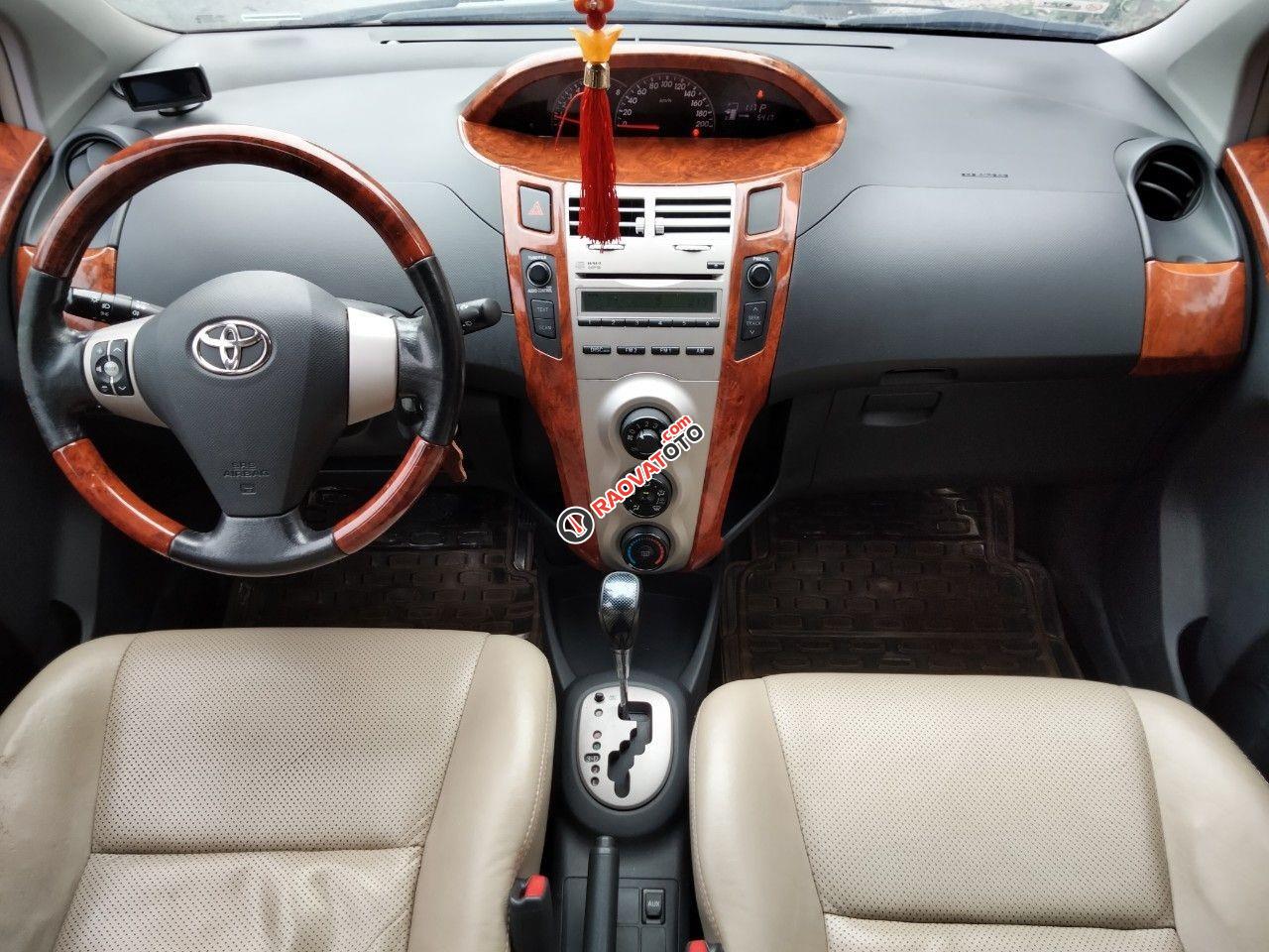 Xe Toyota Yaris sản xuất 2011 nhập khẩu-4