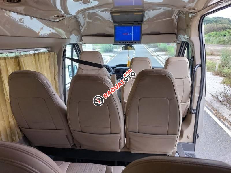 Cần bán gấp Ford Transit Luxury sản xuất 2014, màu ghi vàng còn mới-0