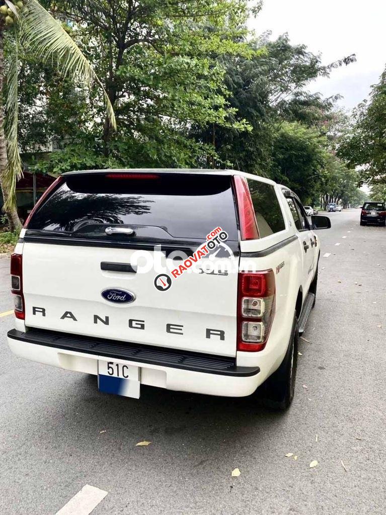 Bán ô tô Ford Ranger XLS AT sản xuất 2017, màu trắng, nhập khẩu-6
