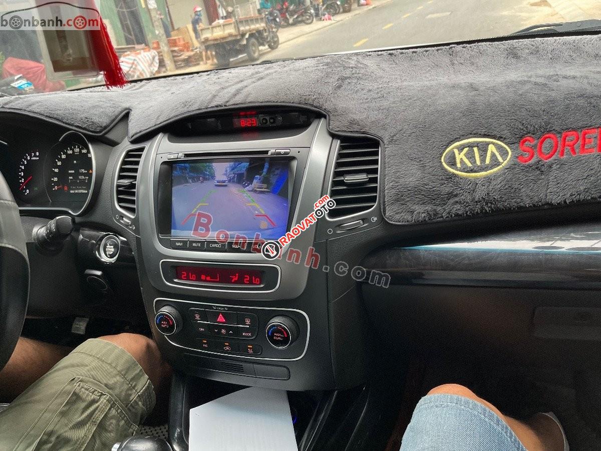 Cần bán xe Kia Sorento 2.4GAT đời 2016, màu trắng, giá chỉ 555 triệu-4