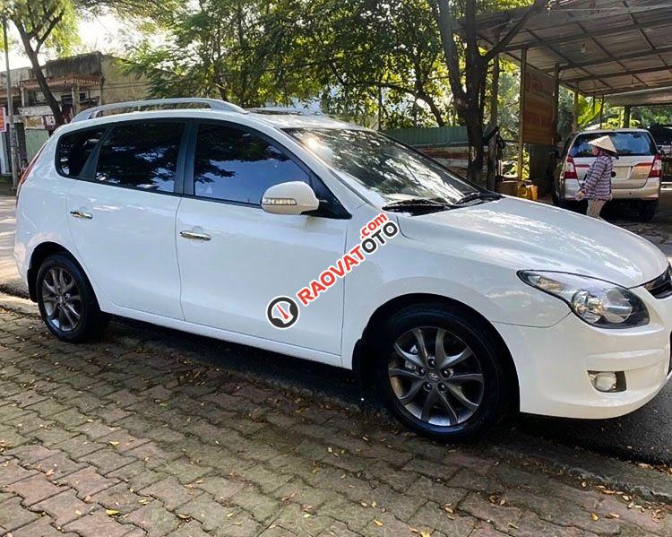Bán Hyundai i30 CW 1.6 AT sản xuất năm 2011, màu trắng, nhập khẩu  -0