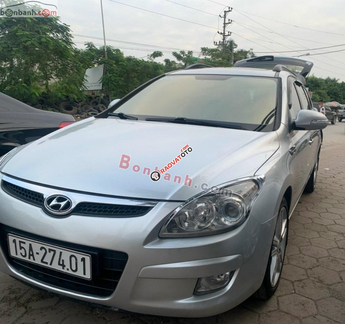 Bán Hyundai i30 CW 1.6 AT năm sản xuất 2011, màu bạc, nhập khẩu chính chủ-0
