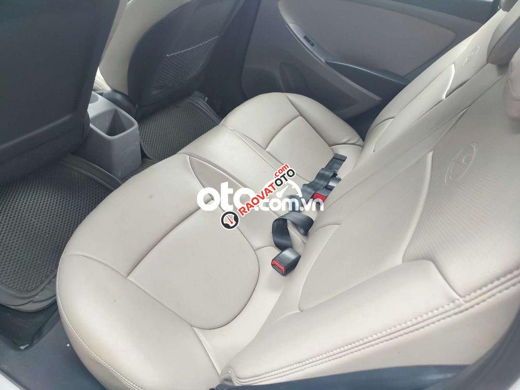 Cần bán gấp Hyundai Accent Blue sản xuất 2014, màu trắng, xe nhập-6