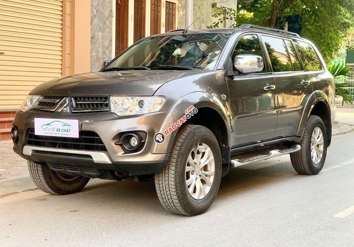 Cần bán gấp Mitsubishi Pajero đời 2015, màu nâu còn mới, giá tốt-3