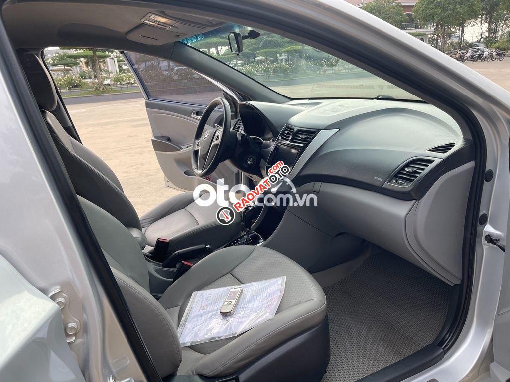 Bán Hyundai Accent Blue đời 2014, màu bạc, nhập khẩu nguyên chiếc số tự động, giá 360tr-2