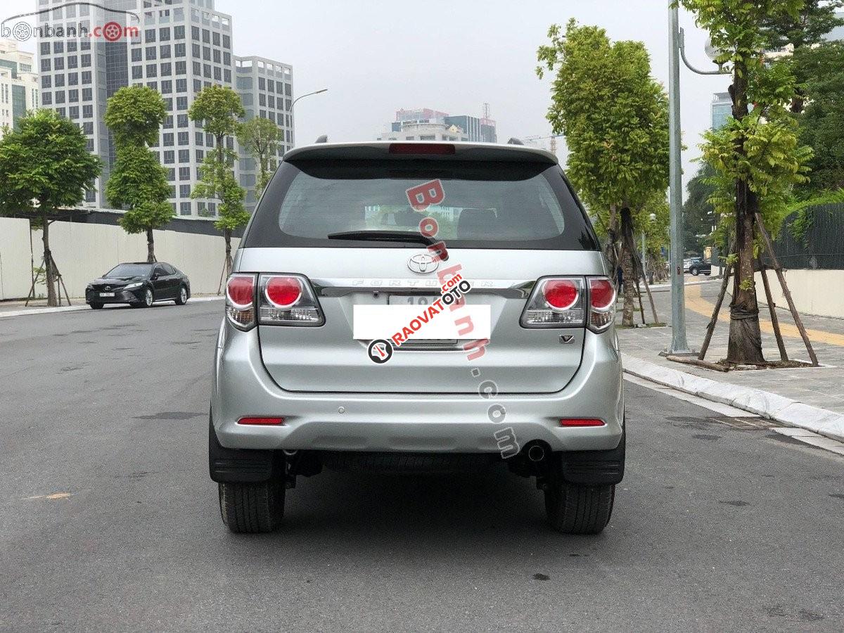 Cần bán lại xe Toyota Fortuner 2.7V 4x4 AT đời 2014, màu bạc, giá tốt-6