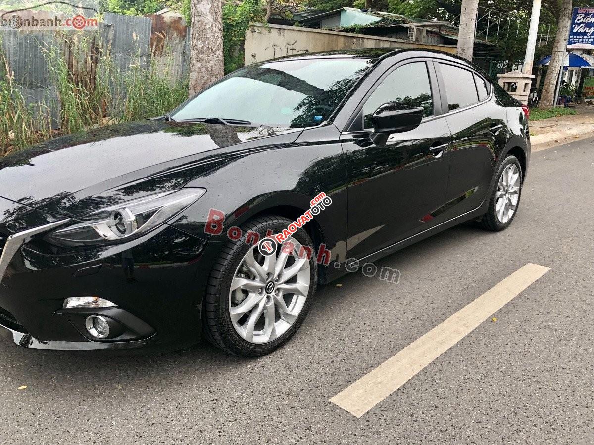 Cần bán lại xe Mazda 3 2.0 đời 2016, màu đen còn mới-1