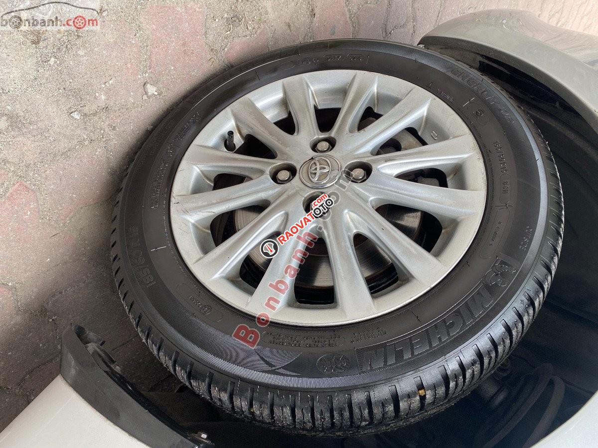 Cần bán lại xe Toyota Vios G năm sản xuất 2011, màu bạc số tự động-0