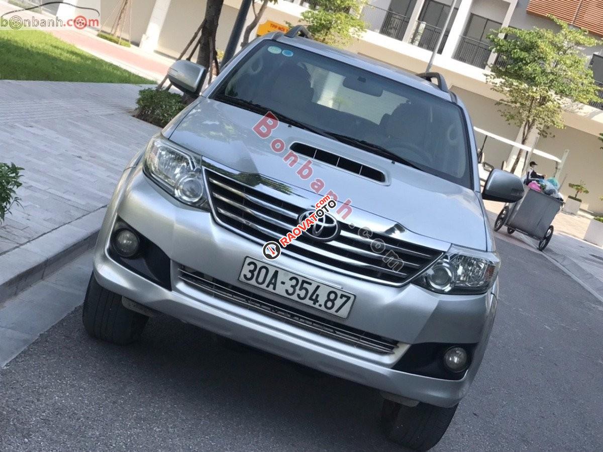 Bán xe Toyota Fortuner 2.5G sản xuất 2014, màu bạc-8