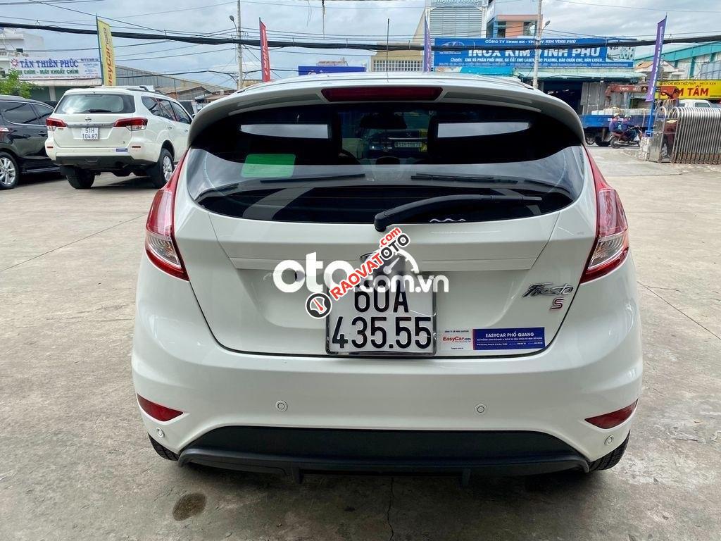 Cần bán xe Ford Fiesta 1.5AT đời 2017, màu trắng như mới, giá chỉ 399 triệu-3