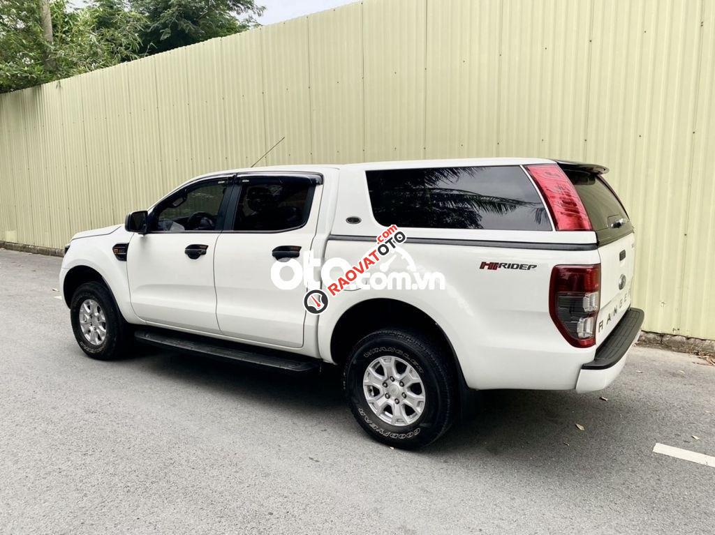 Bán ô tô Ford Ranger XLS AT sản xuất 2017, màu trắng, nhập khẩu-1