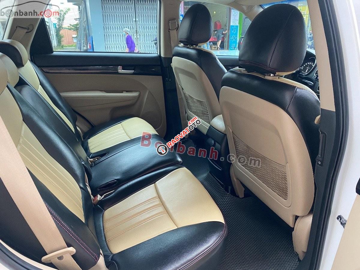 Cần bán gấp Kia Sorento AT đời 2016, màu trắng-2