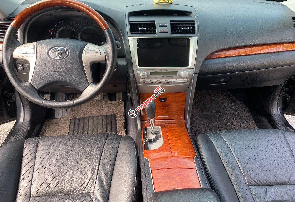 Bán Toyota Camry 3.5Q 2010, màu đen còn mới-6