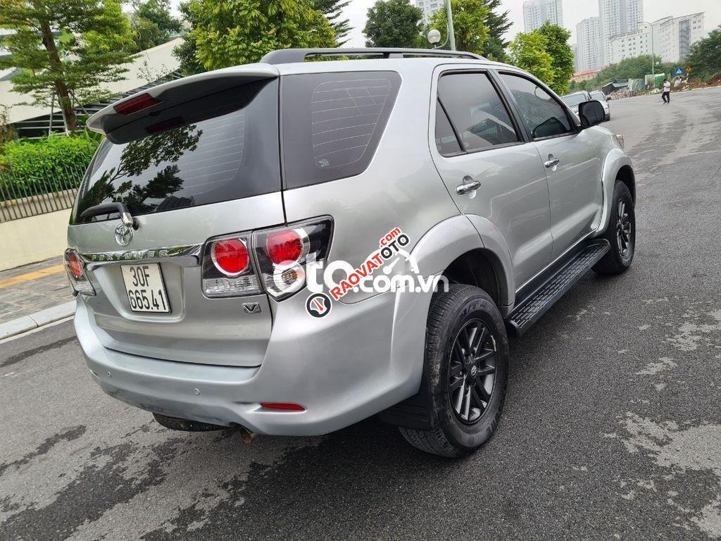 Cần bán xe Toyota Fortuner 2.7V sản xuất 2015, màu bạc, 585 triệu-4