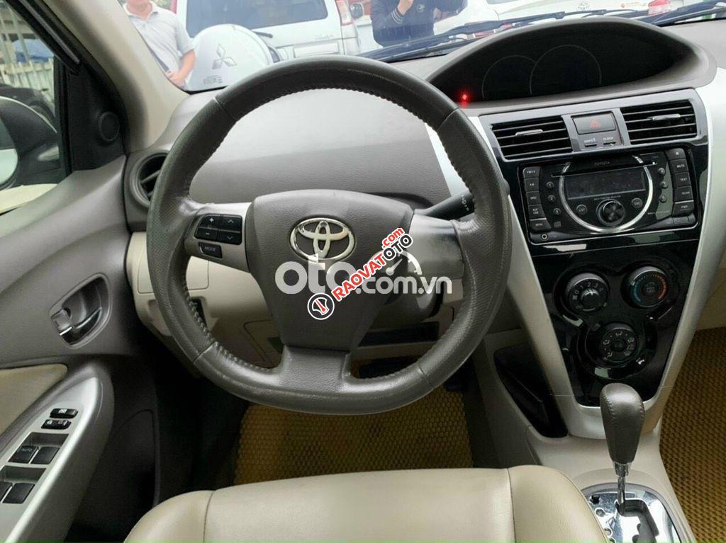 Cần bán lại xe Toyota Vios G sản xuất 2011, màu bạc chính chủ, giá tốt-2