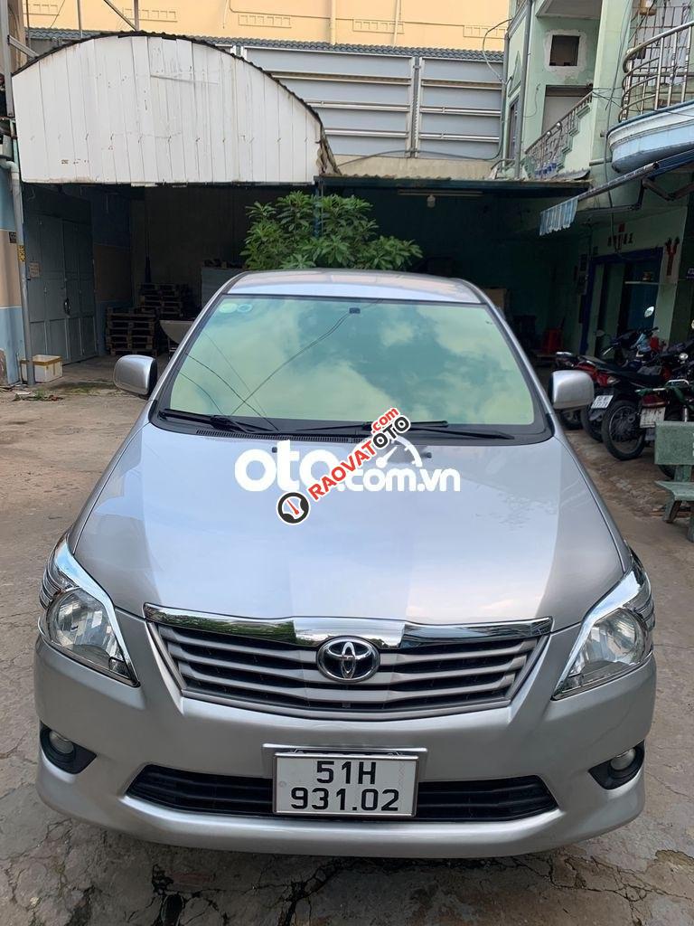 Cần bán gấp Toyota Innova G đời 2013, màu bạc số tự động-0