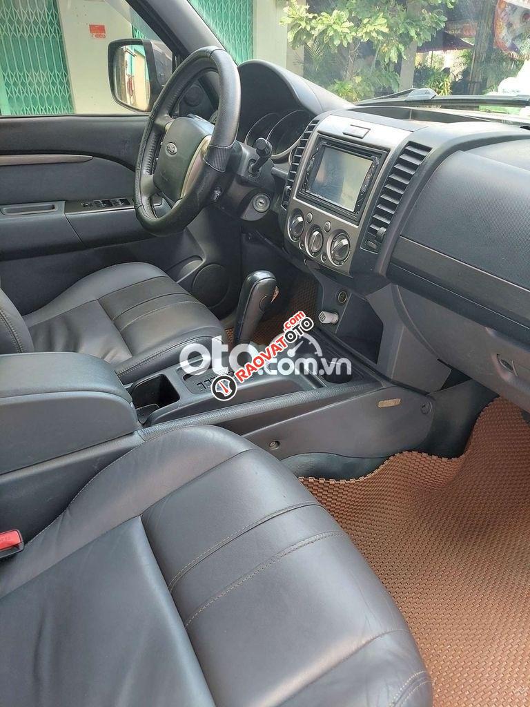 Cần bán xe Ford Everest Limited sản xuất năm 2014 số tự động, giá tốt-2