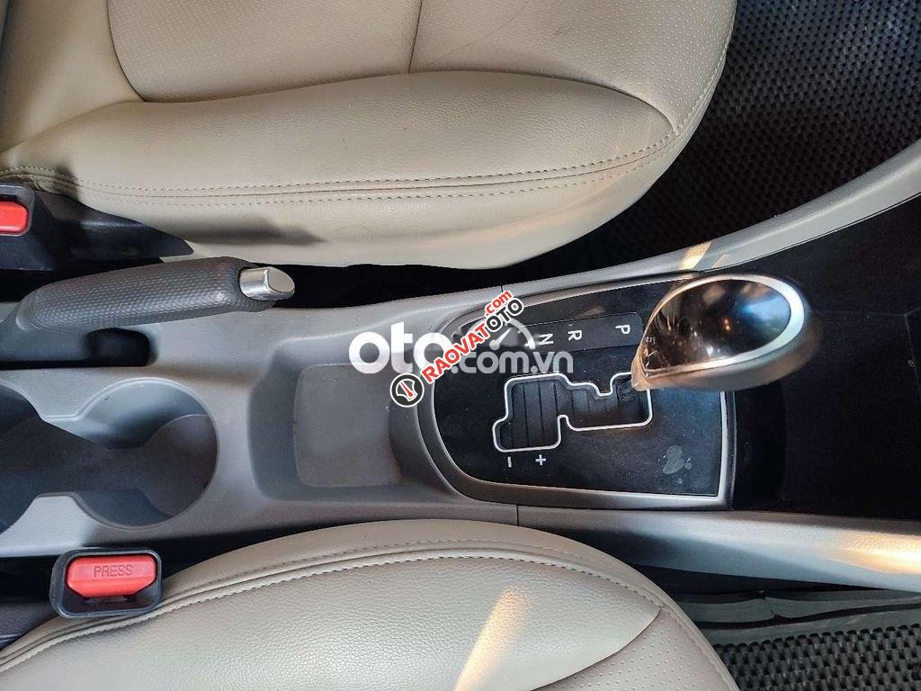 Cần bán gấp Hyundai Accent Blue sản xuất 2014, màu trắng, xe nhập-4