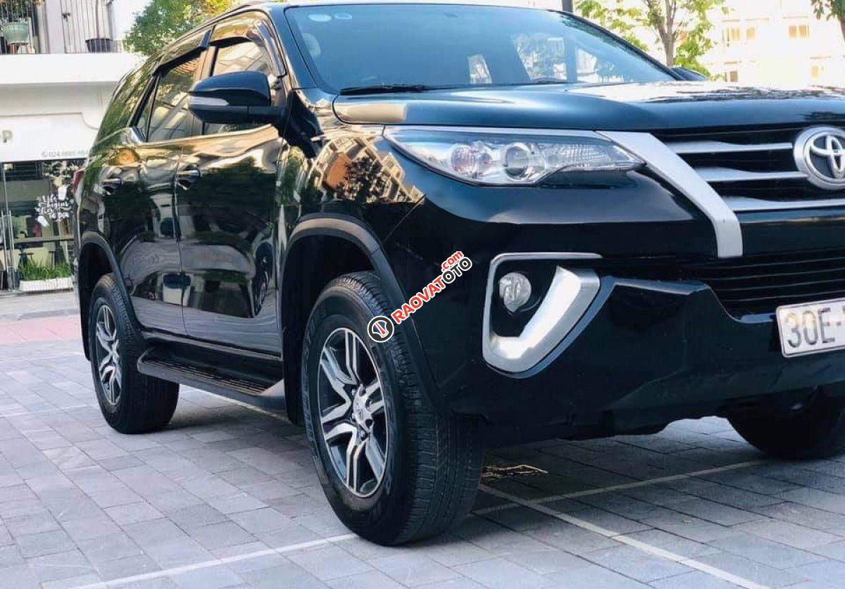 Bán Toyota Fortuner 2.7V 4X2 AT sản xuất 2016, màu đen-0