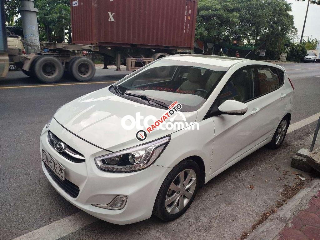 Cần bán gấp Hyundai Accent Blue sản xuất 2014, màu trắng, xe nhập-0