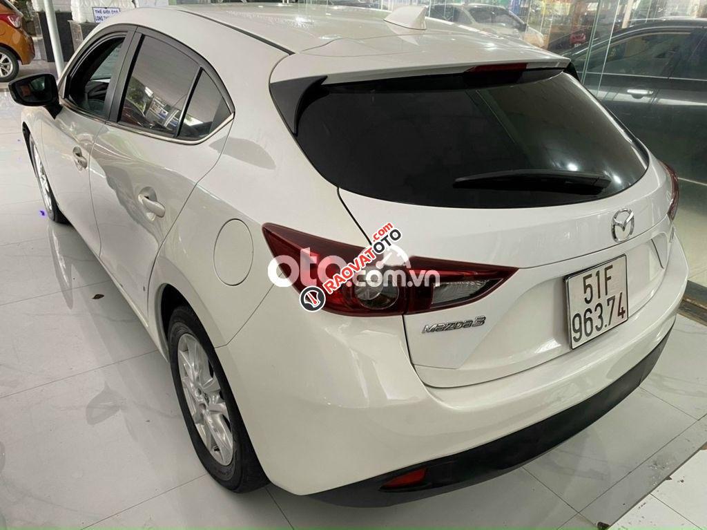 Bán Mazda 3 1.5 sản xuất 2016, màu trắng, nhập khẩu số tự động-1