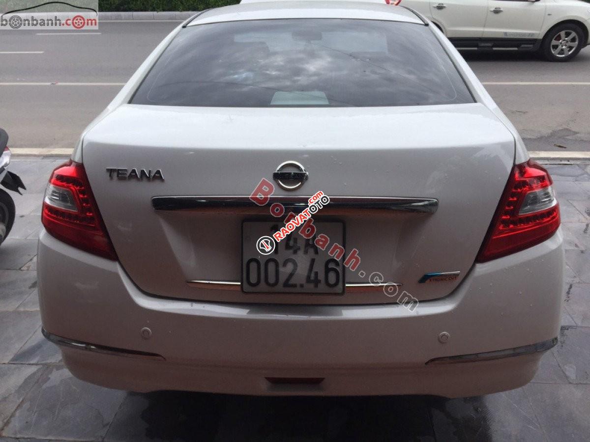 Cần bán xe Nissan Teana 2.0 AT đời 2010, màu trắng, nhập khẩu nguyên chiếc, giá tốt-6