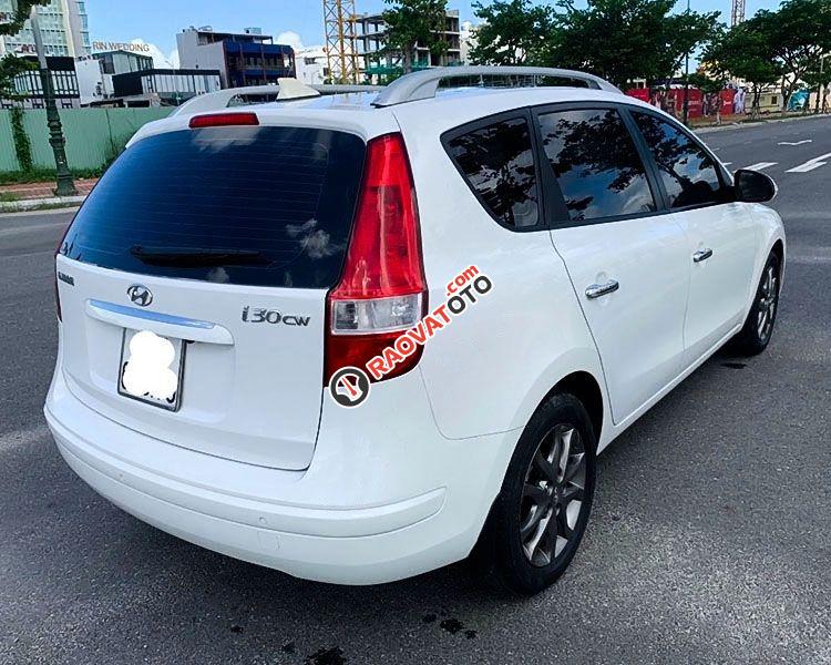 Bán Hyundai i30 CW 1.6 AT sản xuất năm 2011, màu trắng, nhập khẩu  -3