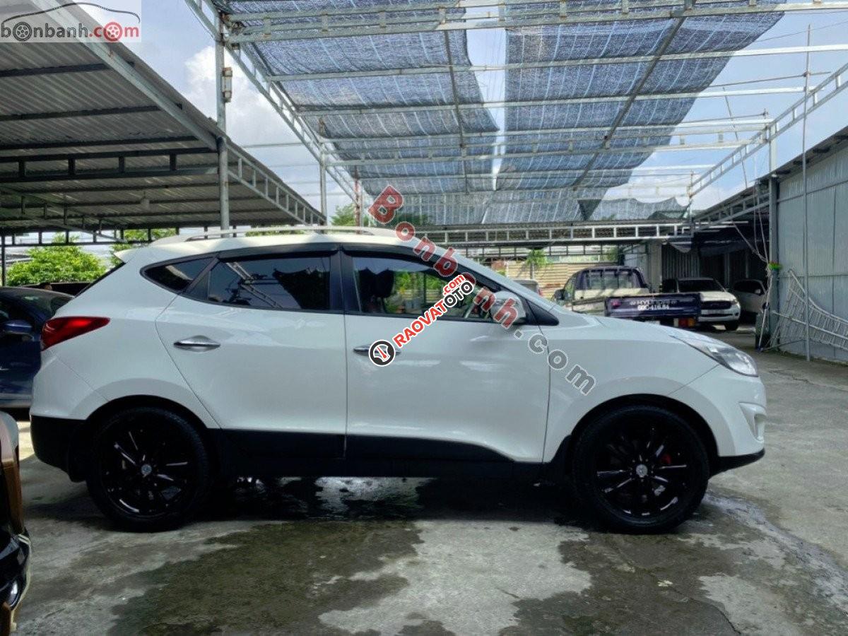 Cần bán gấp Hyundai Tucson 2.0 AT 4WD năm sản xuất 2011, màu trắng, nhập khẩu-3